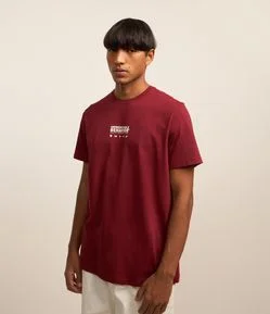 Camiseta Comfort em Algodão Peruano com Estampa Lettering