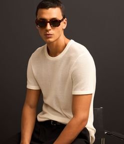 Camiseta Regular em Tricô Vazado