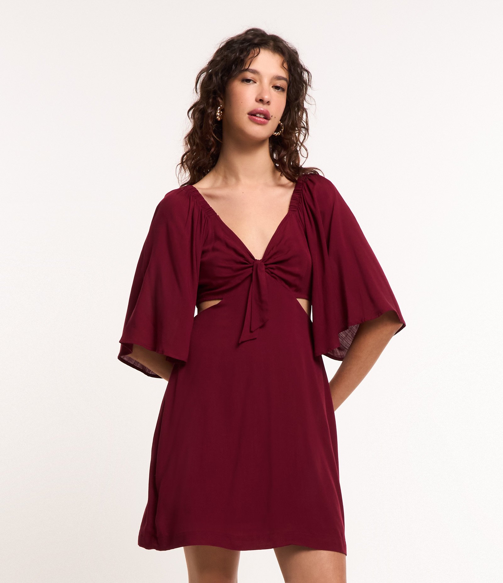 Vestido Curto em Viscose com Manga Ampla e Amarração Frontal 1