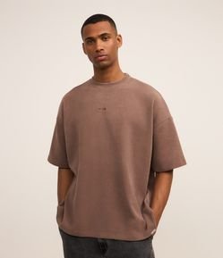 Camiseta em Cotelê com Bordado Lettering