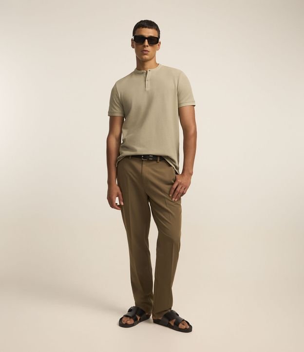 Polo Slim em Algodão Texturizado com Gola Padre