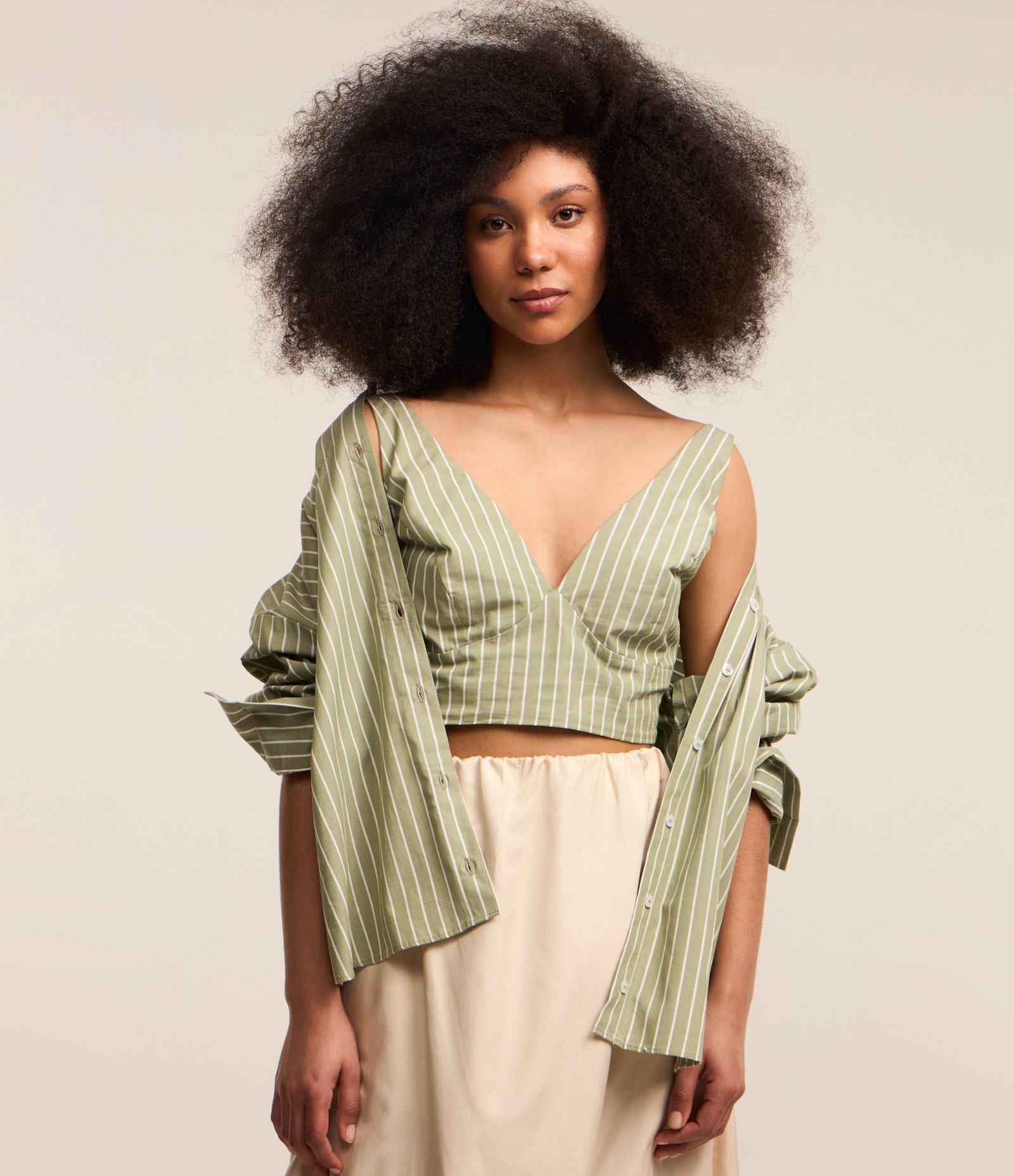 Blusa Cropped em Tricoline com Listras em Fio Tinto e Lastex nas Costas Verde 1