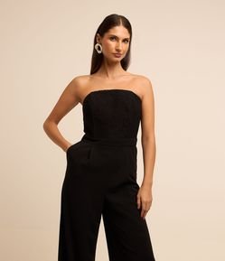 Macacão Tomara Que Caia em Crepe com Renda e Pregas