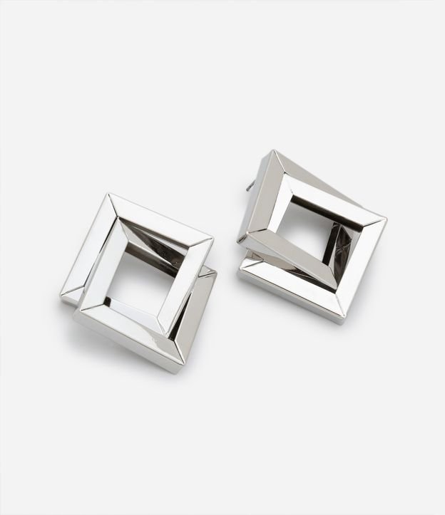 Brinco Botão com Formato Floral e Pétalas Contrastante