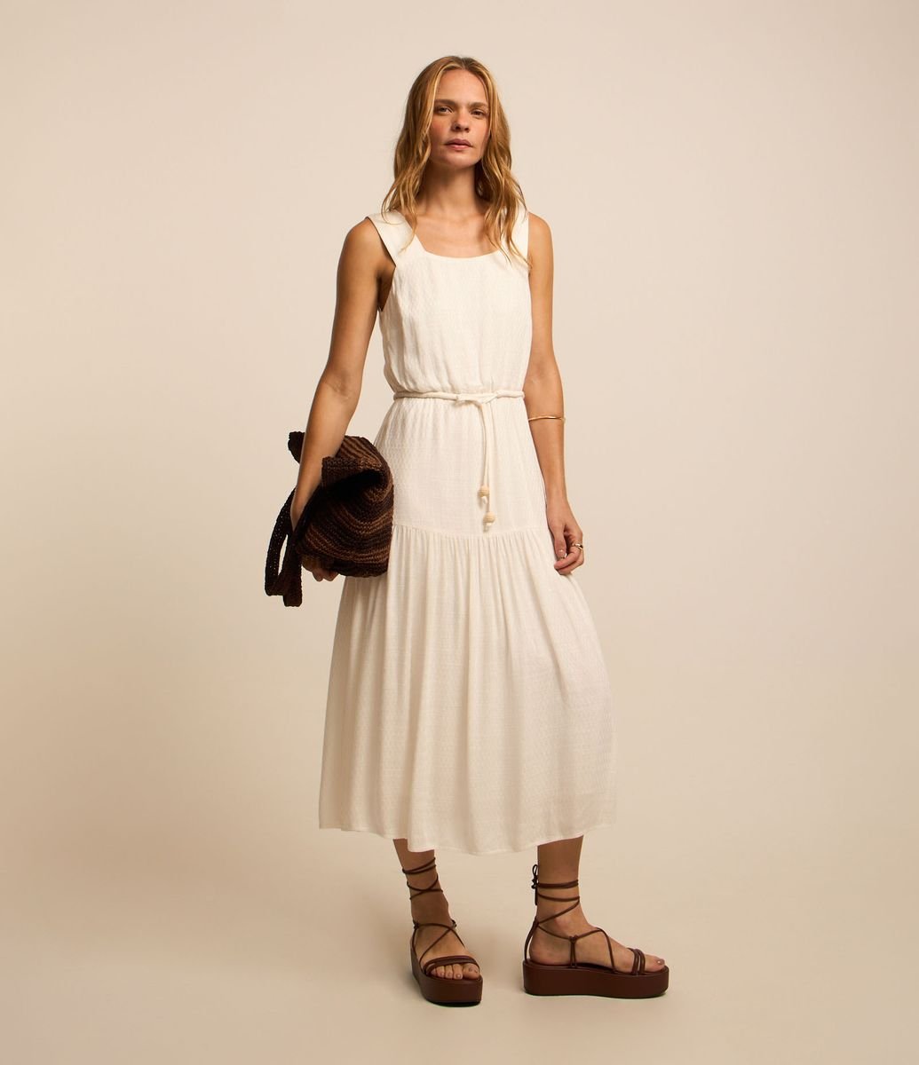 Vestido Midi Evasê Sem Manga em Viscolinho com Cinto de Cordão e
