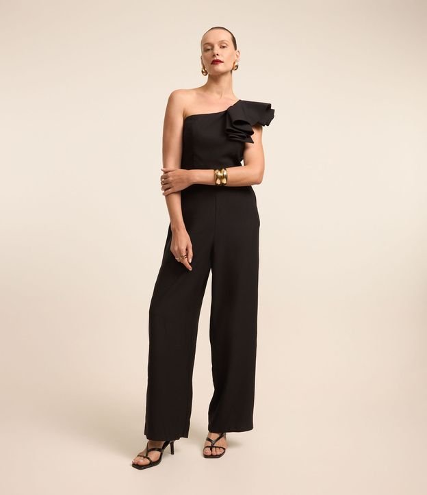 Macacão em Chiffon com Ombro Só e Detalhe de Babado