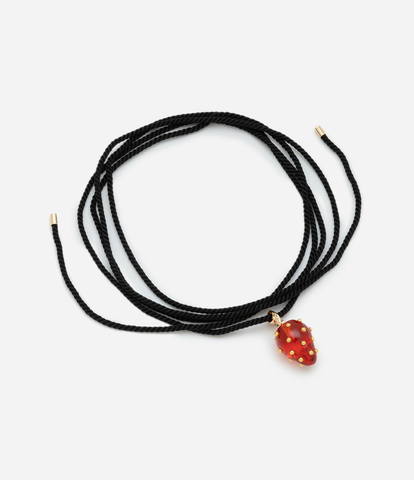 Colar Curto com Cordão Fio com Pingente de Morango e Detalhes Metalizados Vermelho 2