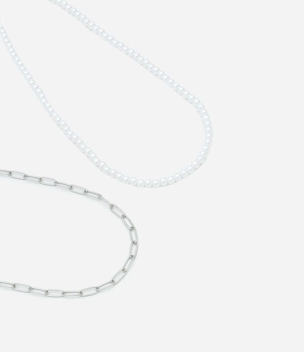 Colar Camadas com Pérola e Corrente com Flor no Fecho