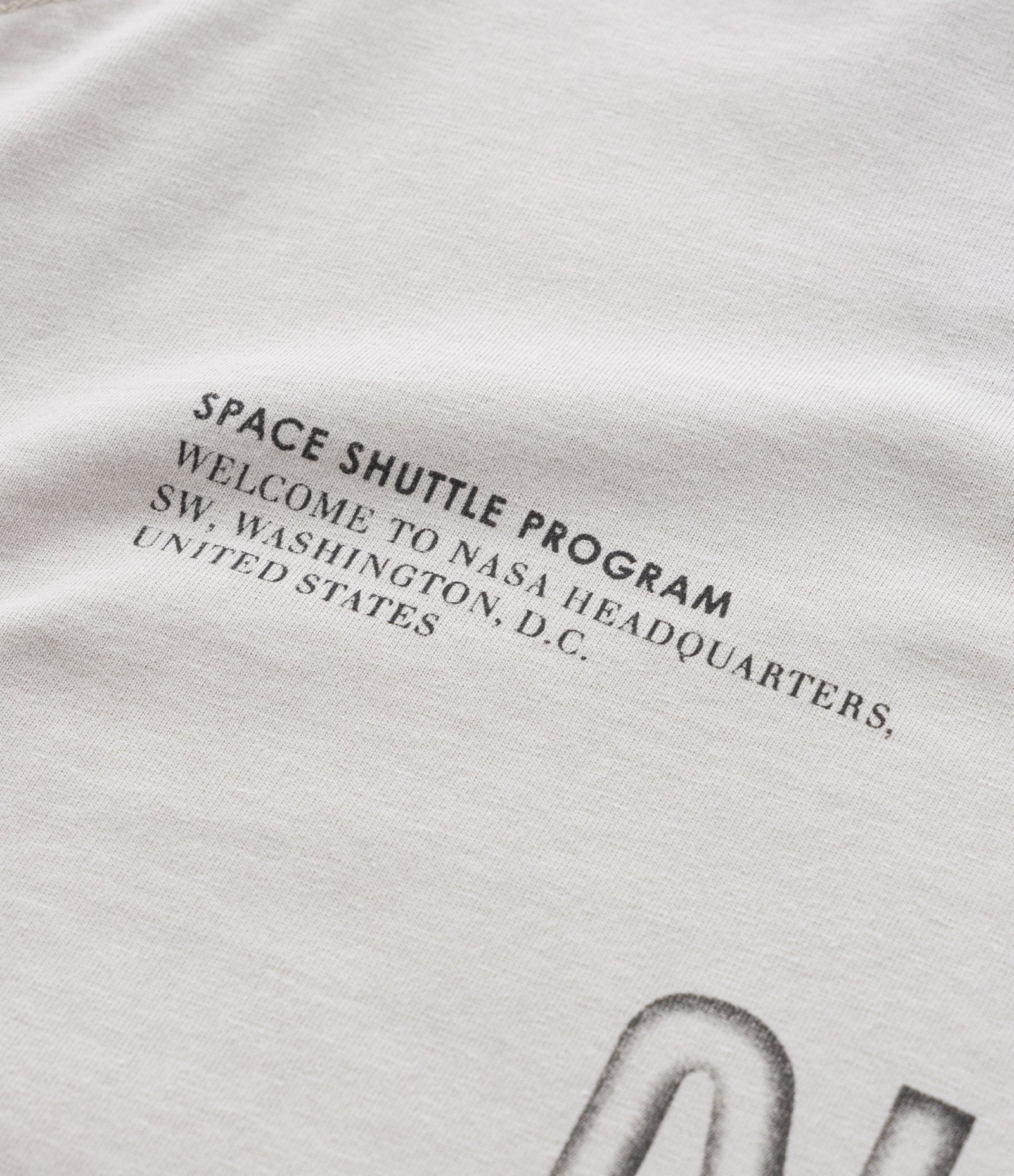 Camiseta Oversized Infantil com Estampa da NASA - Tam 5 a 14 anos Bege 6