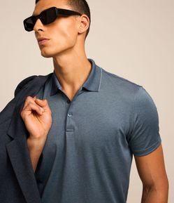 Camisa Polo Regular com Botões na Gola e Manga Curta