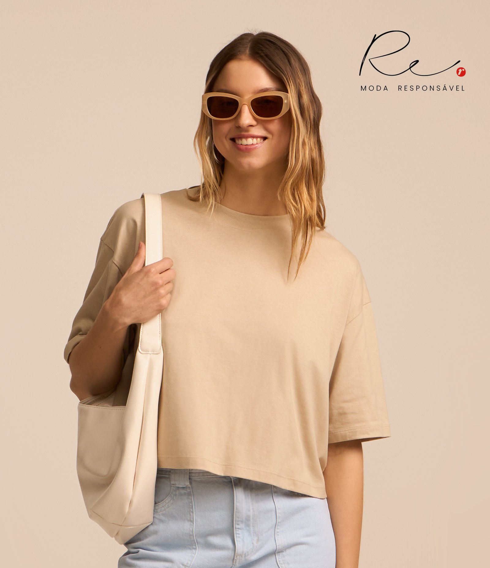 Camiseta Cropped Oversized em Algodão Peruano Bege 1