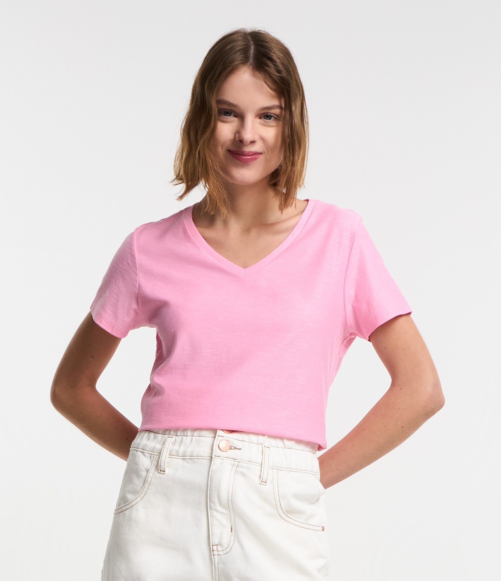 Blusa T-shirt em Algodão Flame com Gola V Rosa Claro 1