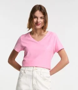 Blusa T-shirt em Algodão Flame com Gola V