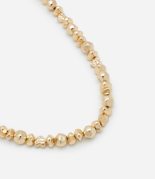 Colar Curto com Pedrinhas Beads em Metal