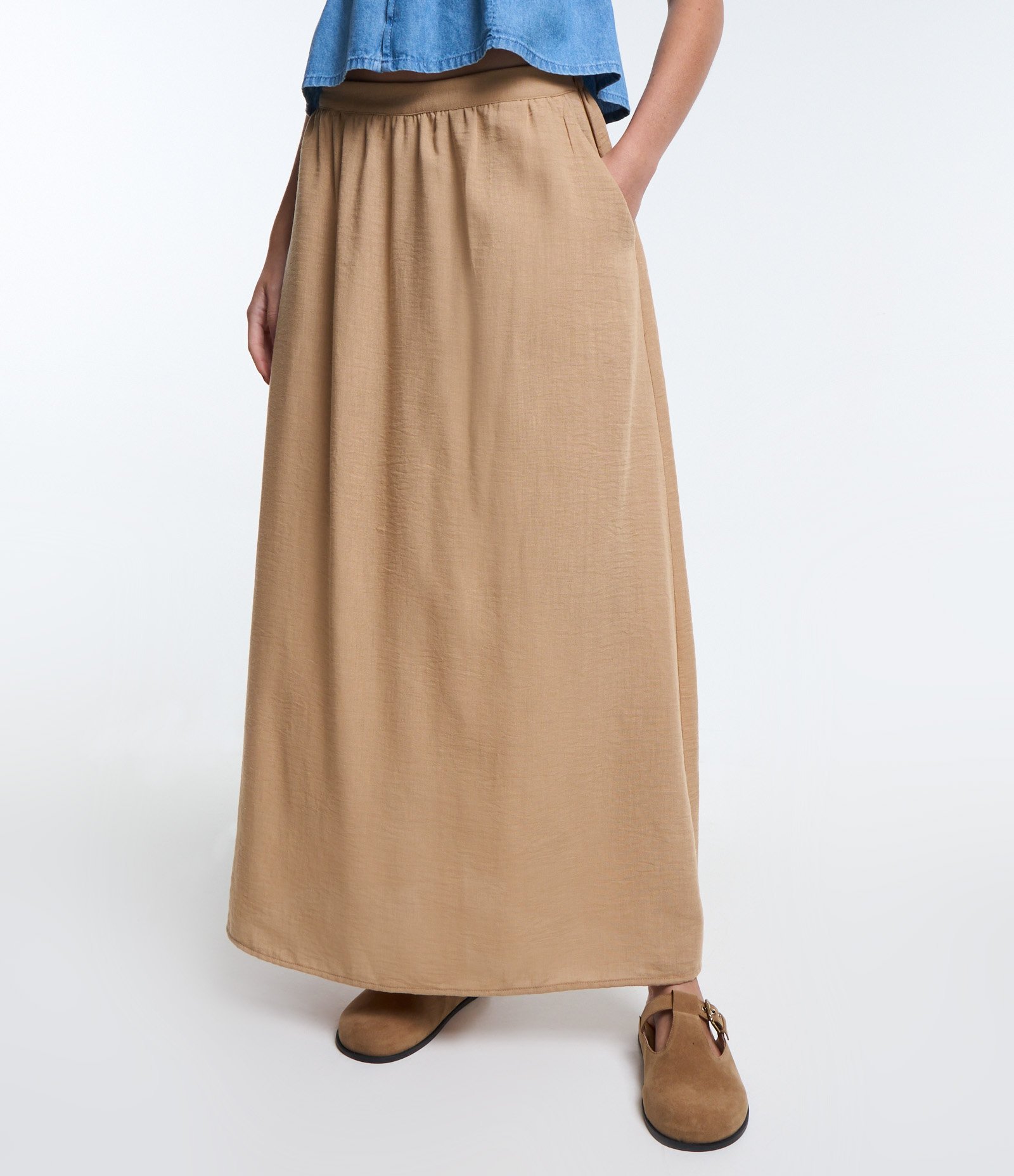 Saia New Midi em Crepe com Cós Fino e Bolso Bege 3