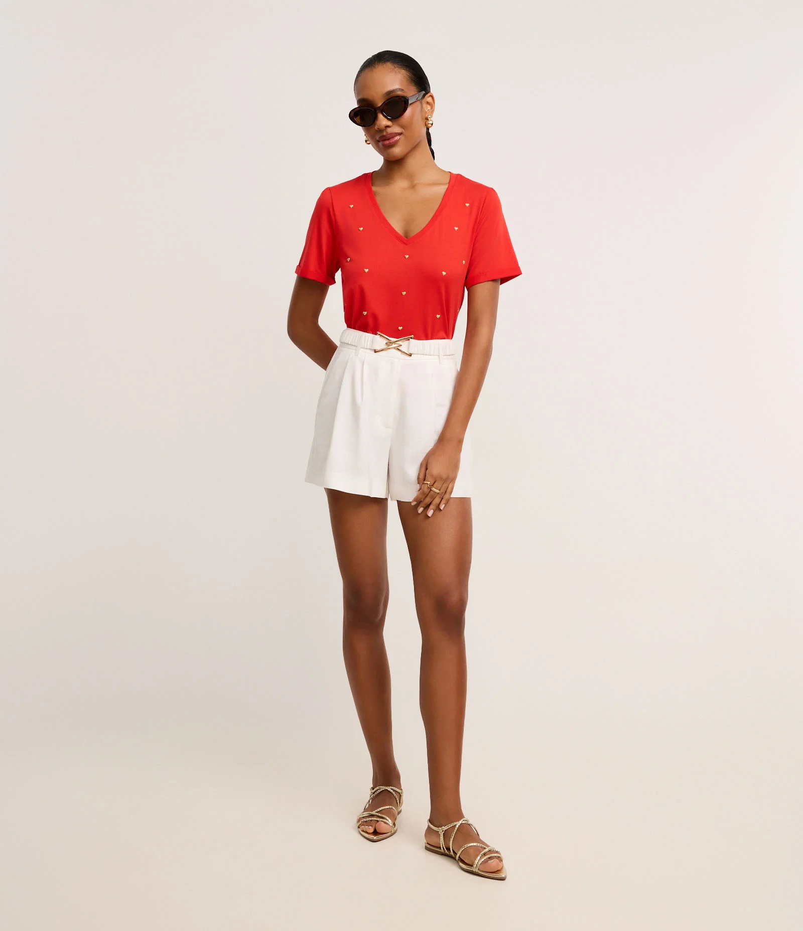 Blusa em Viscose com Decote V e Corações Metalizados Vermelho 3