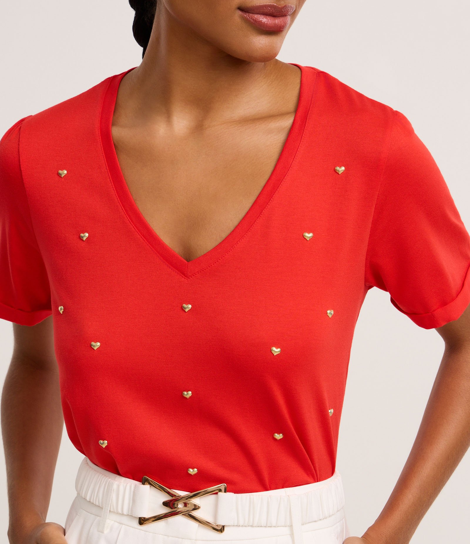 Blusa em Viscose com Decote V e Corações Metalizados Vermelho 4