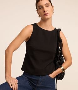 Blusa Sem Manga em Crepe com Abotoamento