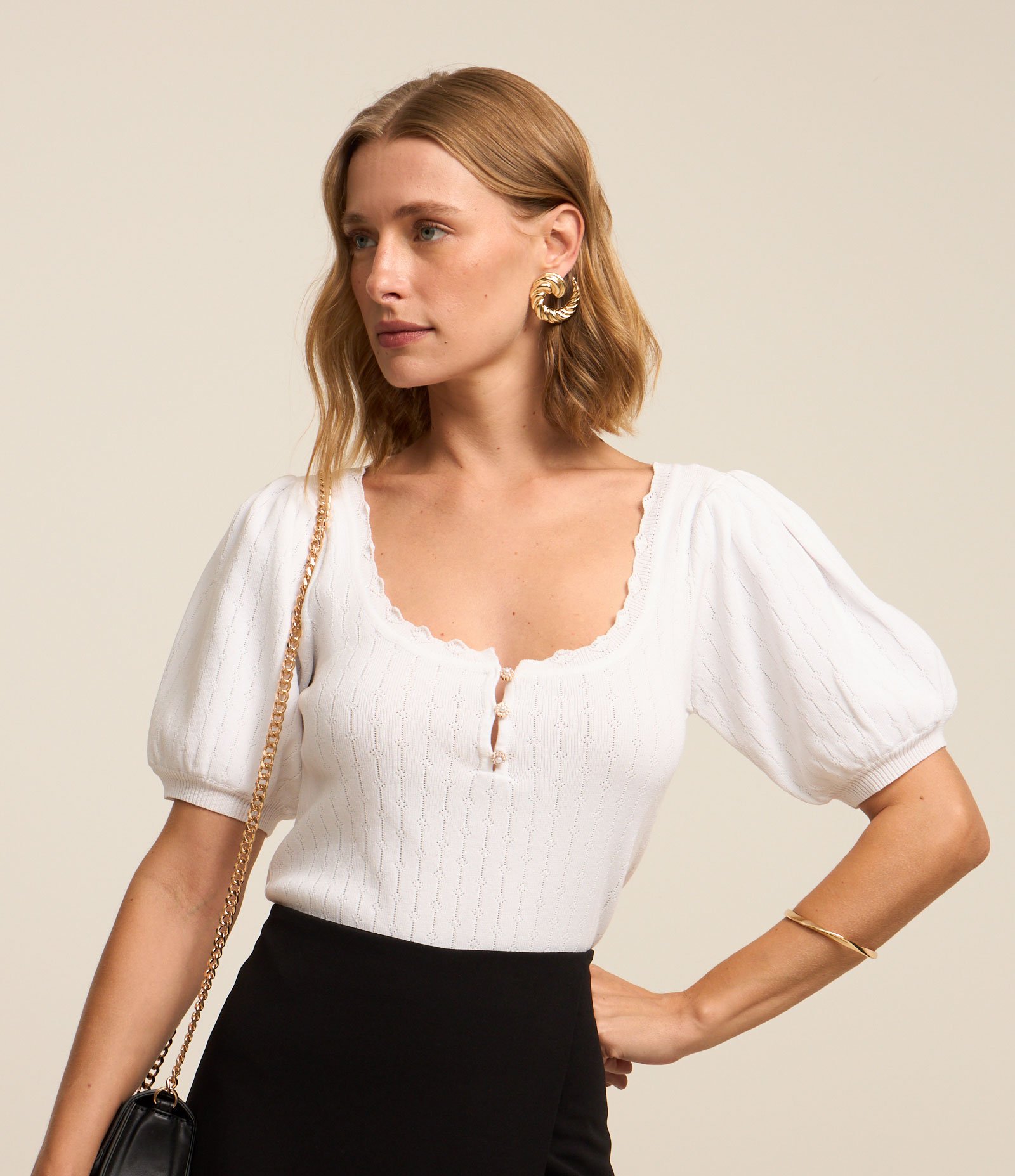 Blusa com Botões Diferenciados e Bicos de Efeito Crochê Branco 2