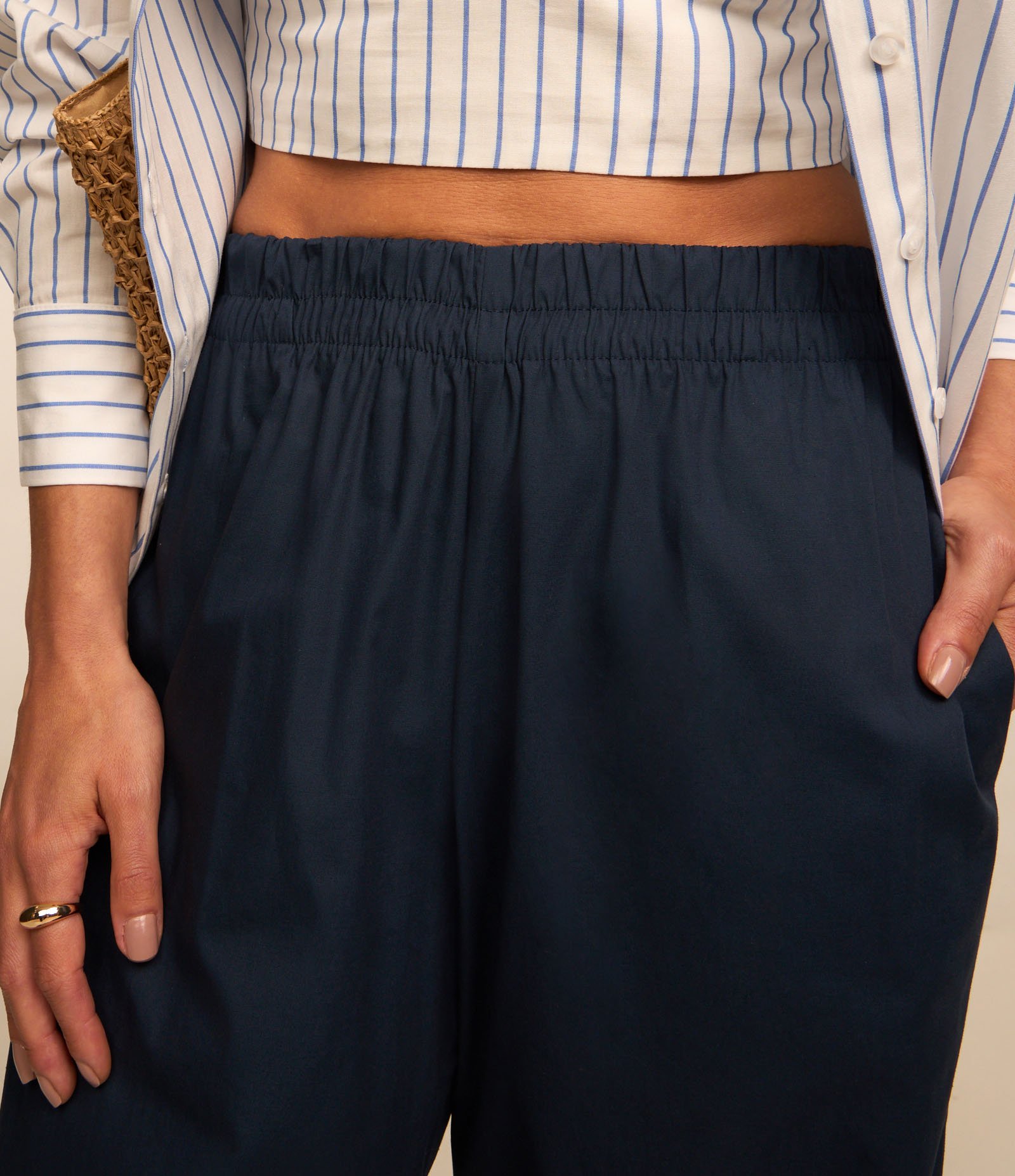 Calça Casual em Tricoline com Cós Elástico Azul Marinho 4