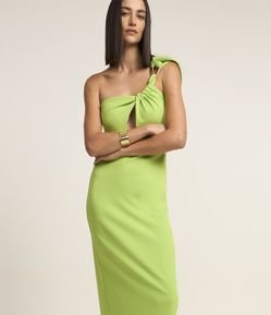 Vestido Midi Ombro Só em Crepe com Fivela no Ombro