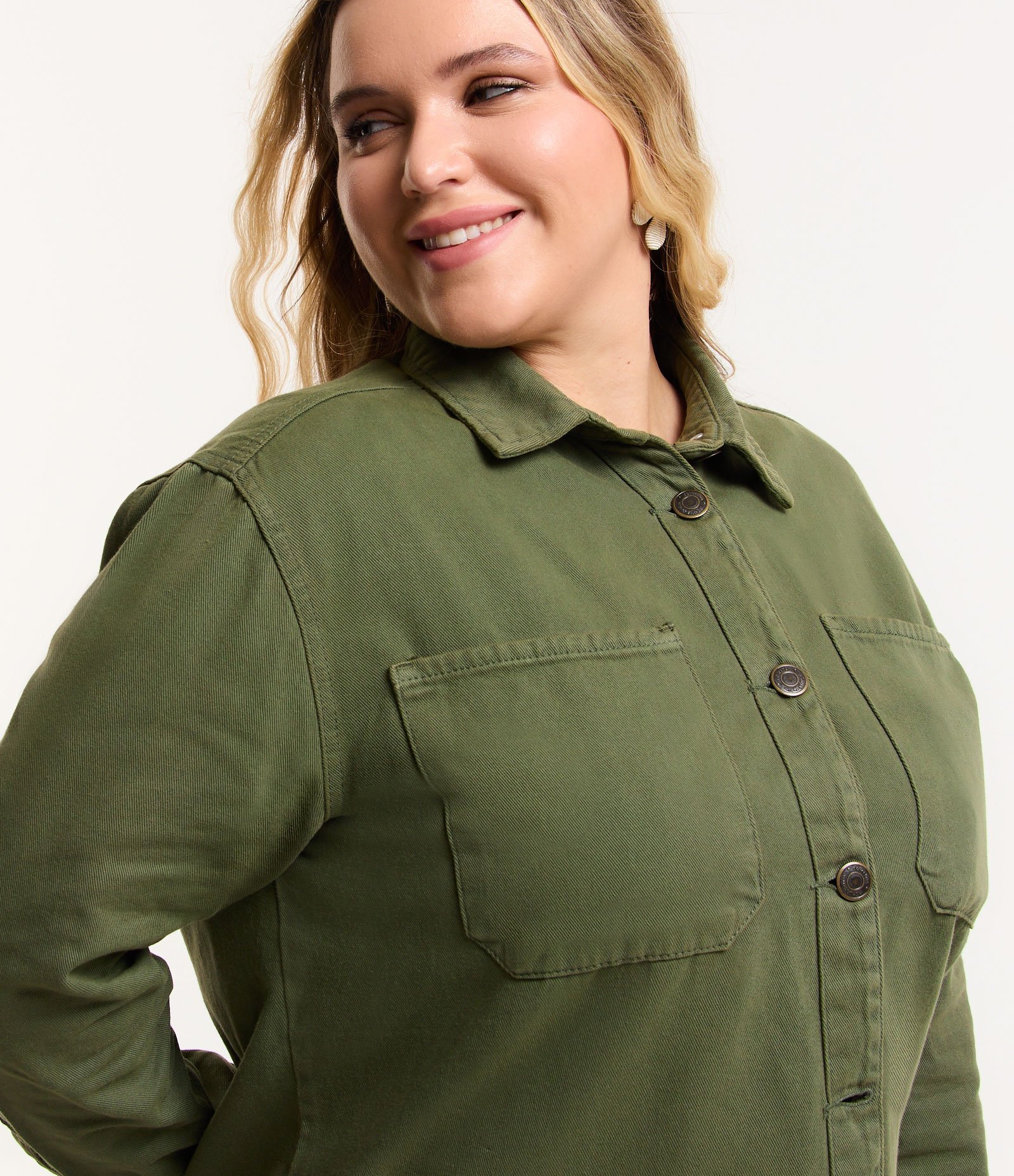 Jaqueta Overshirt em Sarja Curve & Plus Size Verde 4
