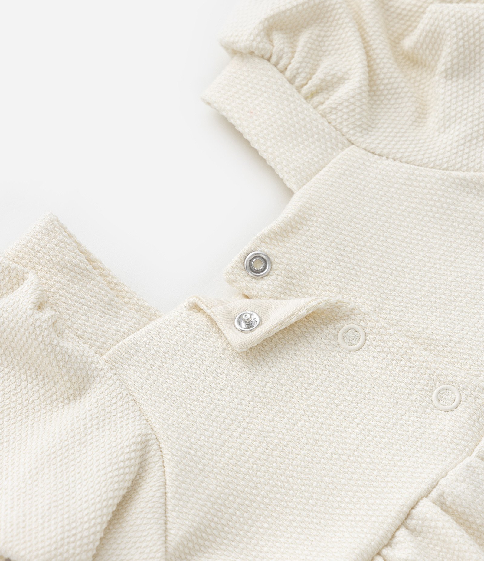 Vestido Infantil Texturizado com Mangas Bufantes - Tam 0 a 18 meses Bege 6