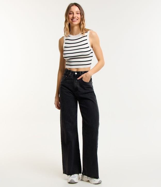 Blusa Cropped Sem Manga em Viscose com Estampa de Listras