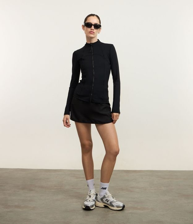 Cor: Preto | Tamanho: M