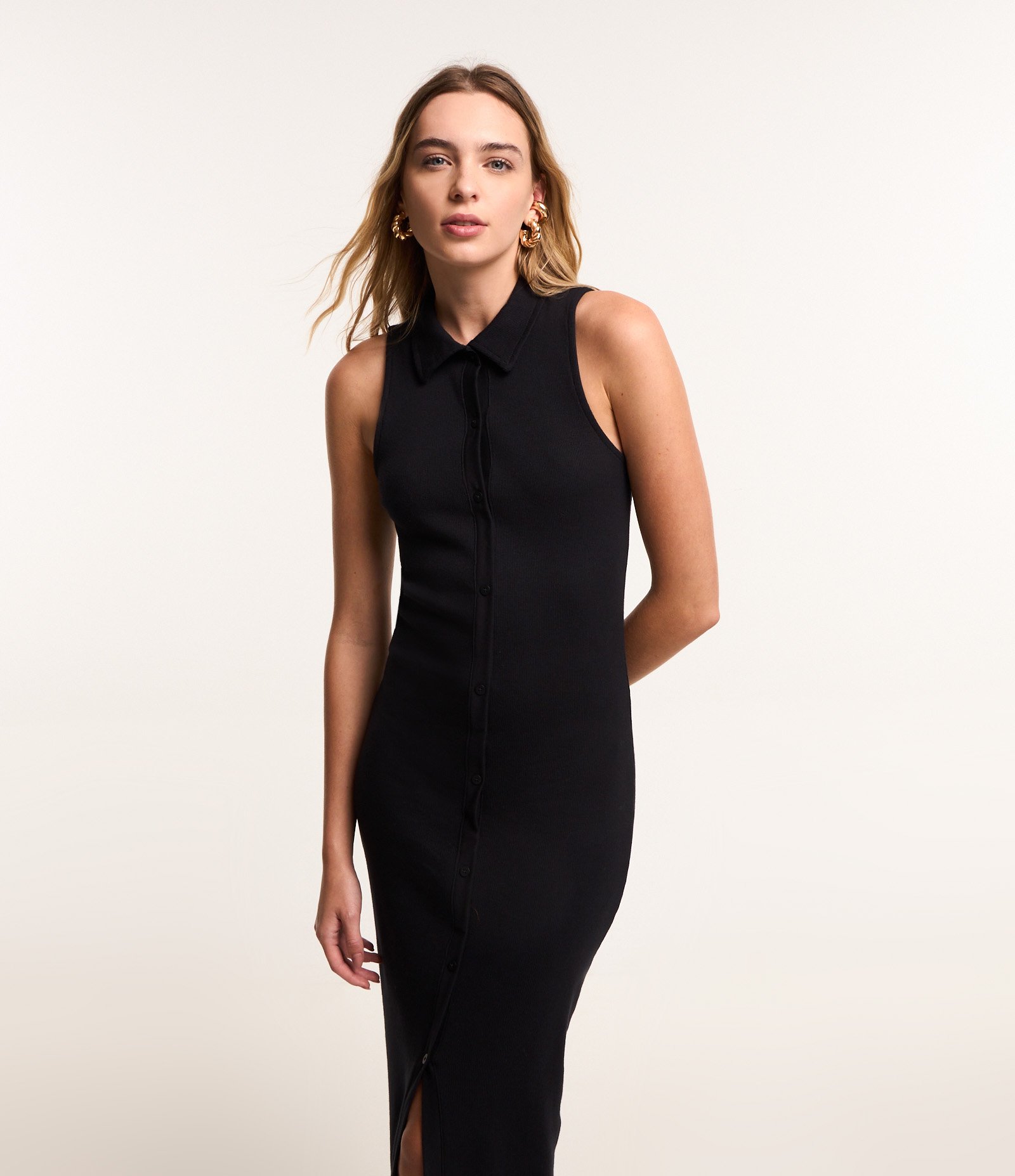 Vestido New Midi em Ribana com Botões e Fenda Frontal Preto 2