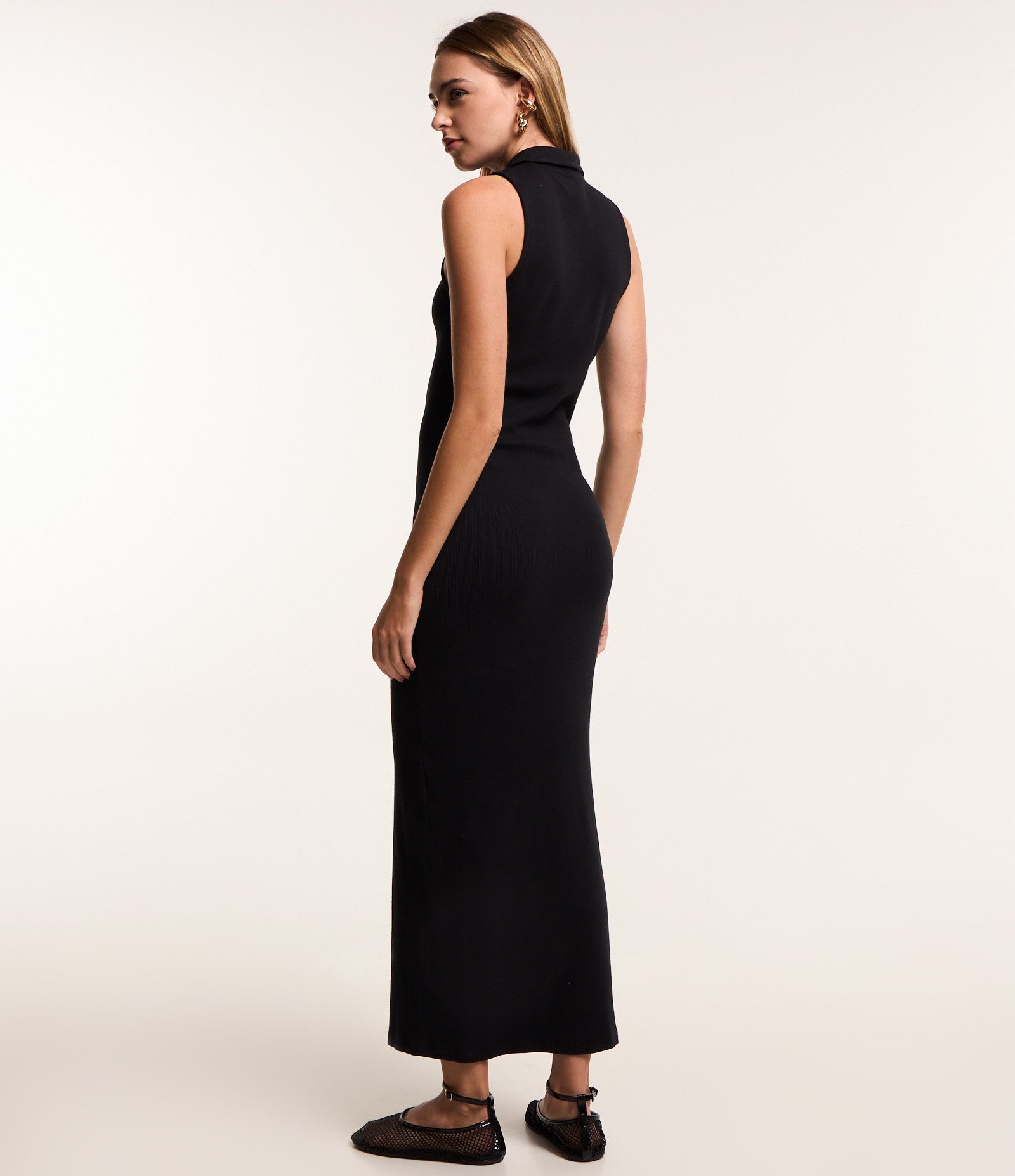 Vestido New Midi em Ribana com Botões e Fenda Frontal Preto 3
