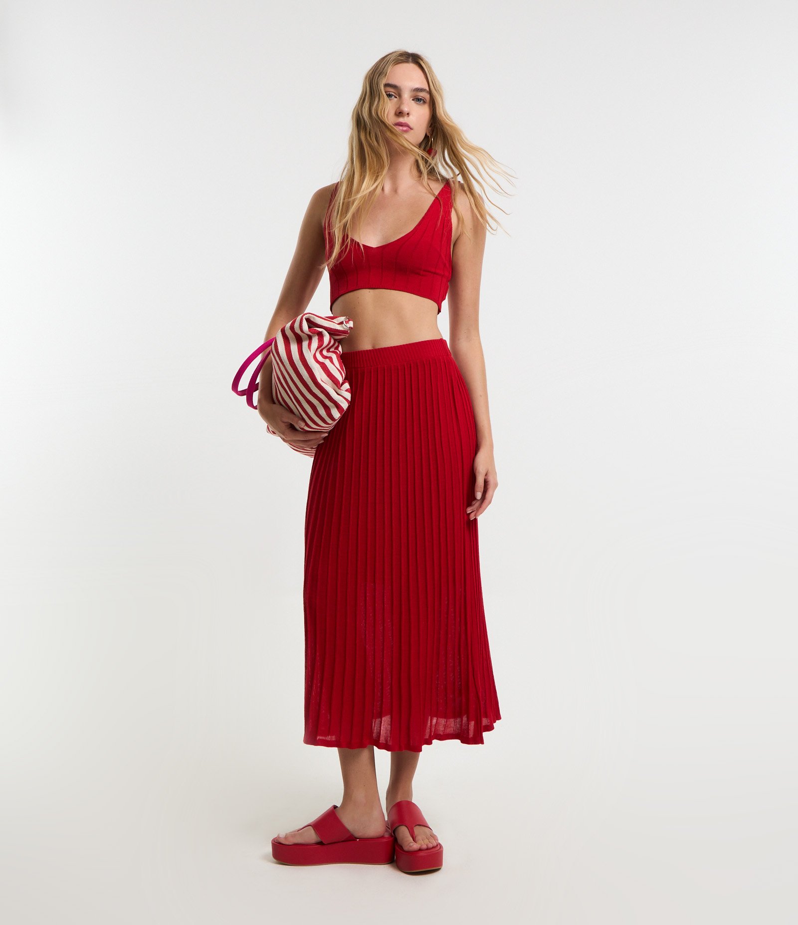 Saia New Midi em Tricô com Detalhes em Linhas Verticais Vermelho 1