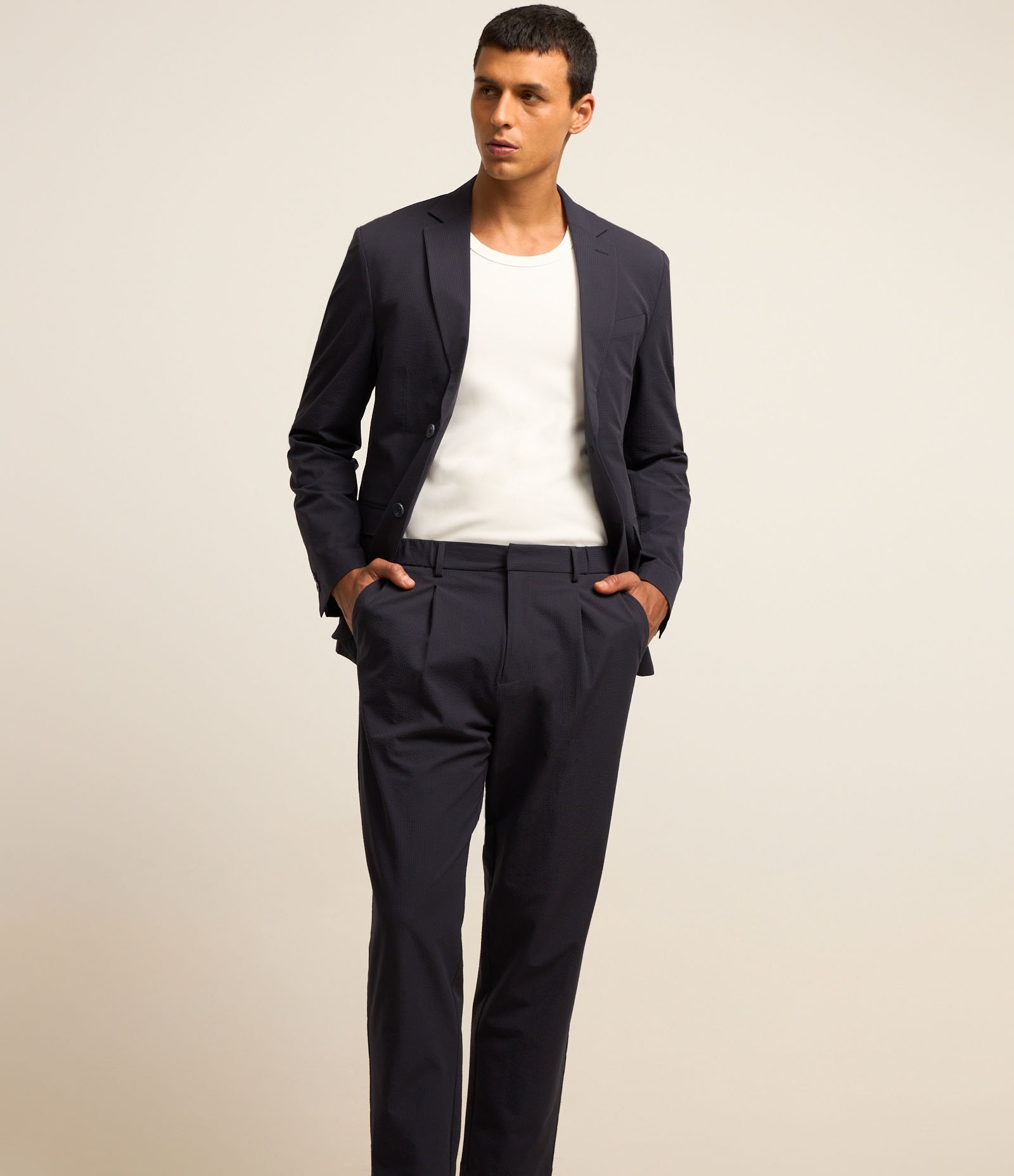 Calça Relaxed com Textura Ana Ruga e Pregas Cinza Grafitte 2