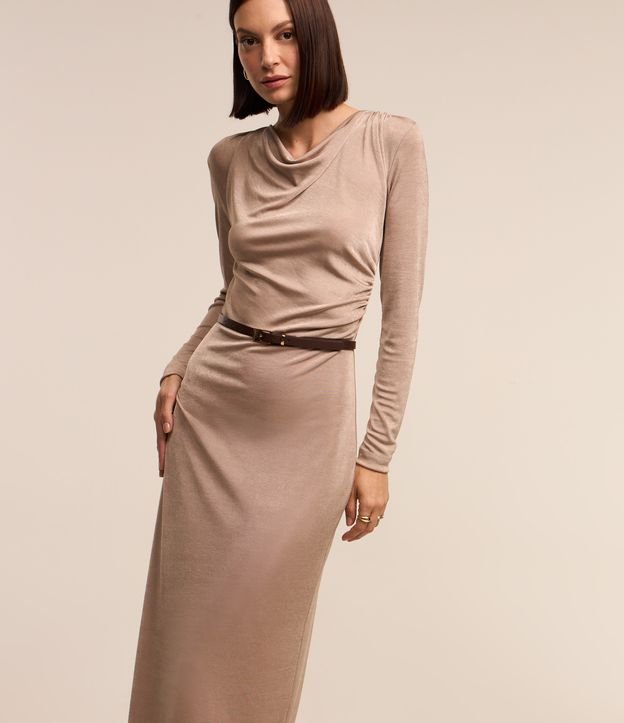 Vestido em Malha Polyvelour com Gola Degagê e Detalhe Drapeado