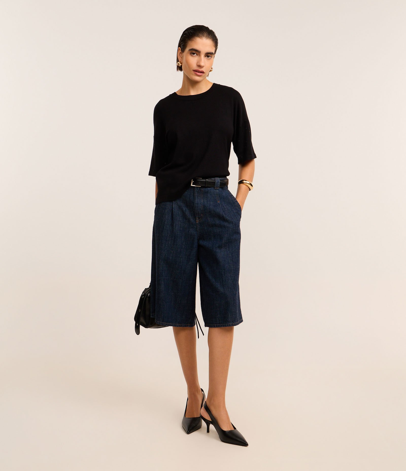 Blusa em Tricô com Brilhos de Strass na Manga Preto 2