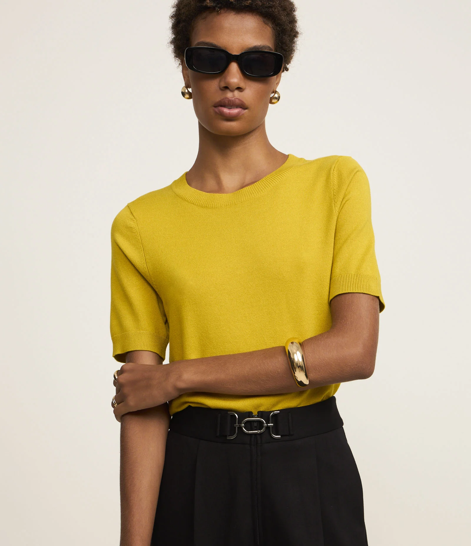 Blusa Básica em Tricô com Barra Canelada Amarelo 1