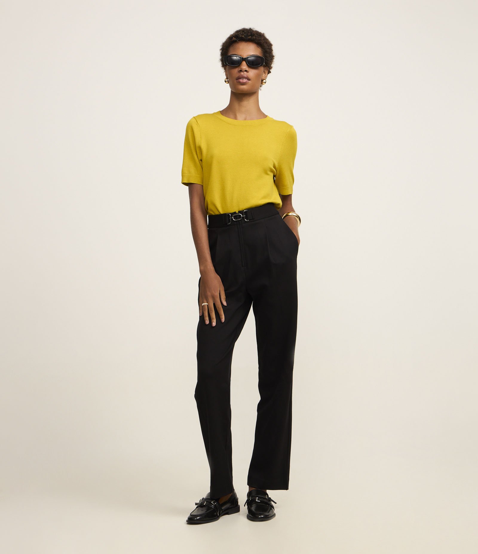 Blusa Básica em Tricô com Barra Canelada Amarelo 2