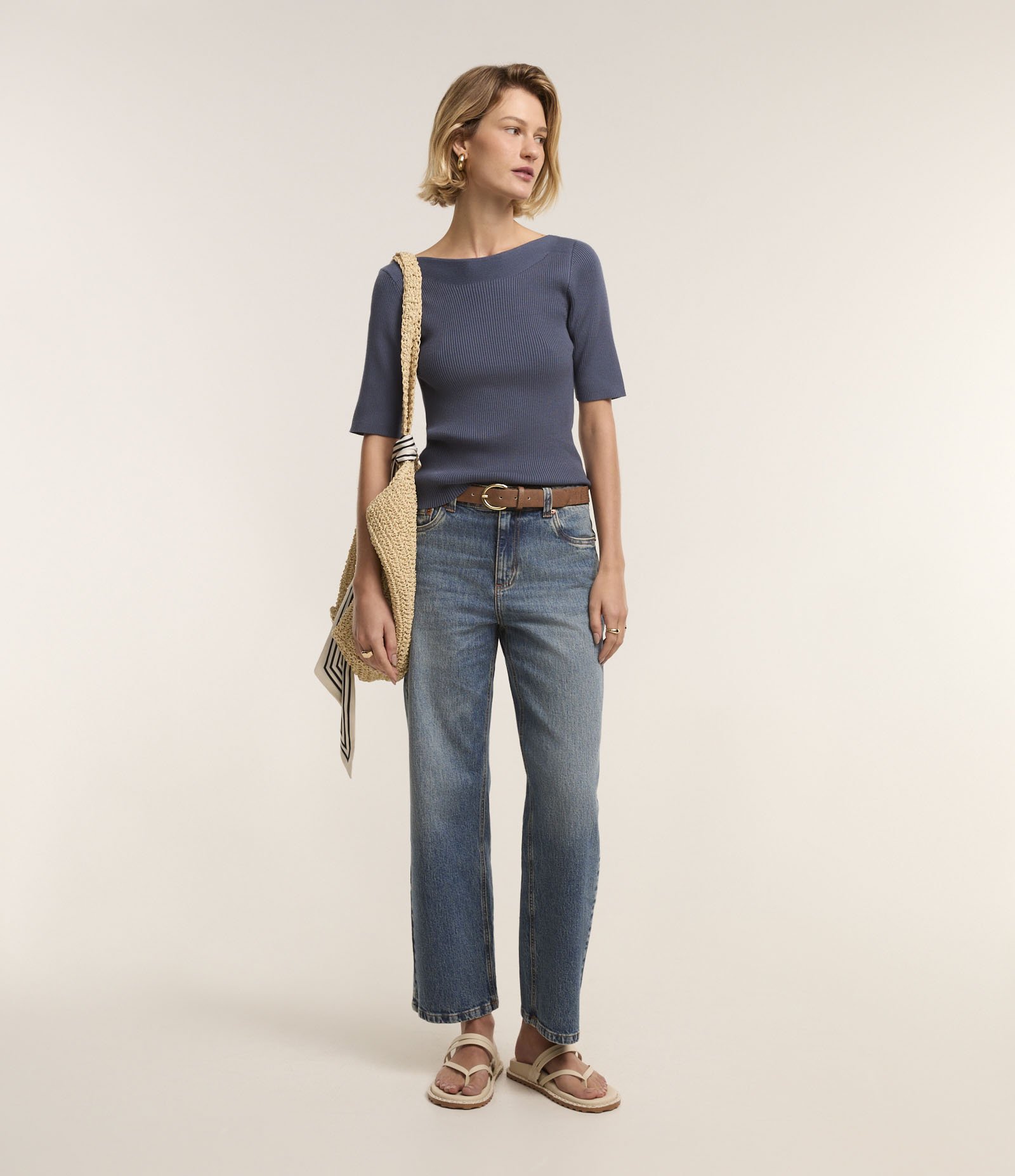 Blusa Básica em Tricô com Gola Canoa Azul Escuro 2