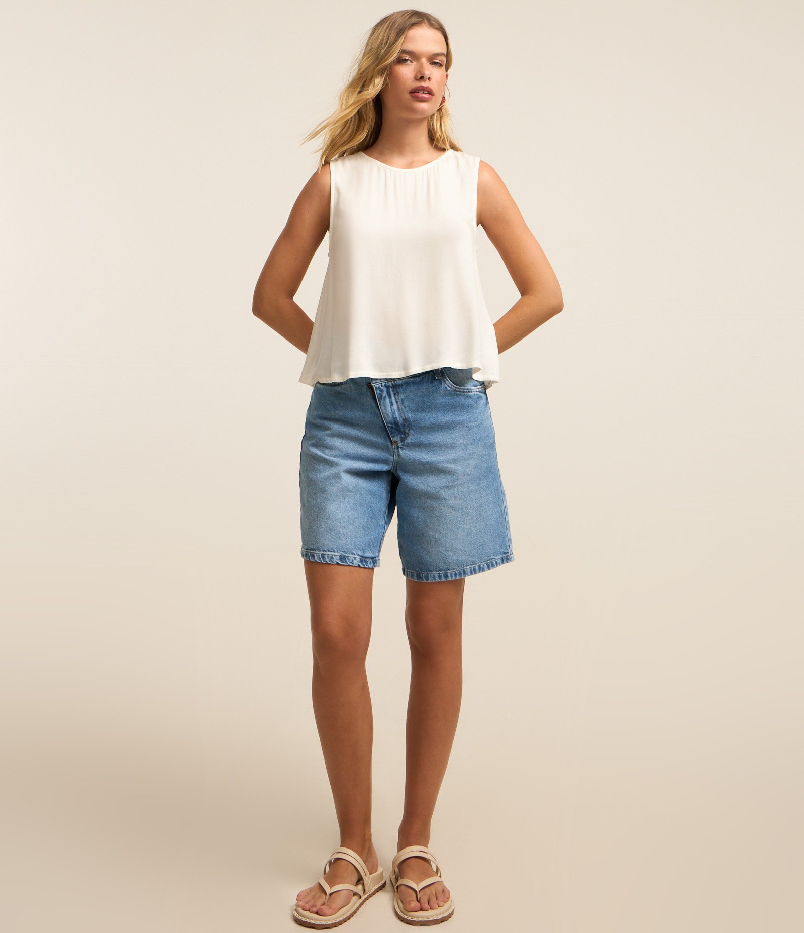 Blusa Regata em Crepe com Decote Redondo Branco Neve 2