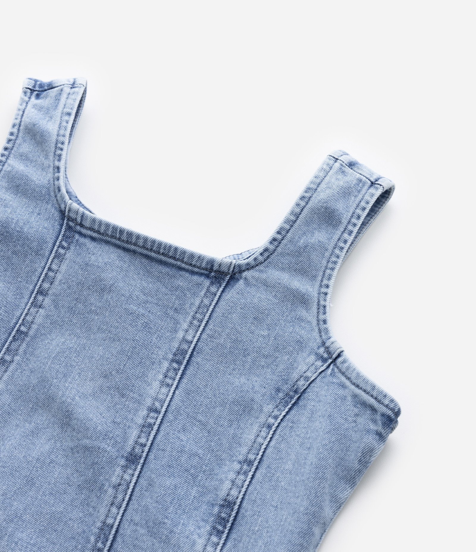 Vestido Infantil em Jeans com Recortes e Brilhos - Tam 5 a 14 Anos Azul 4