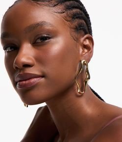 Maxi Brinco com Formato Orgânico Vazado