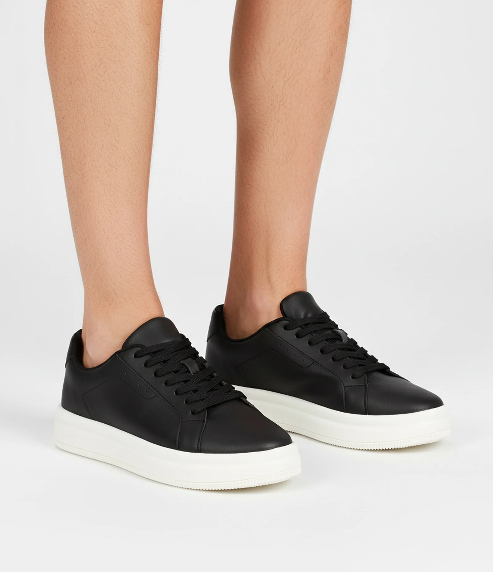 Tênis Casual em PU com Solado Bold Preto e Branco 2