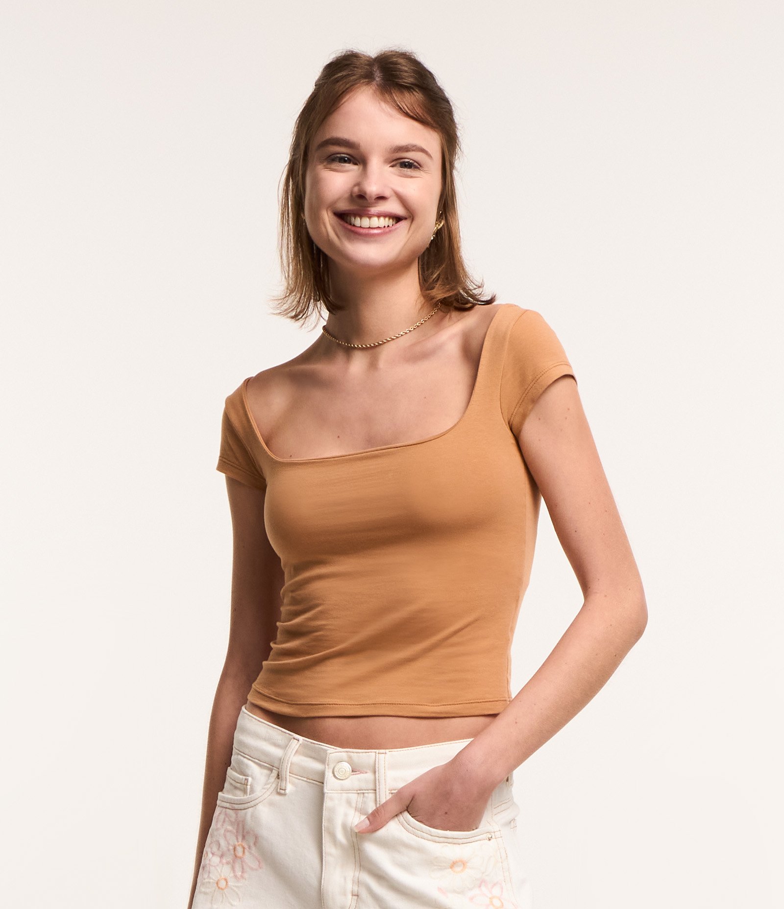 Blusa Cropped em Algodão com Decote Quadrado Bege 1