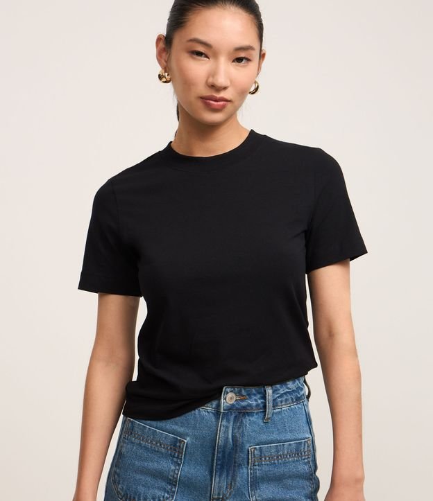 Blusa em Ribana com Gola Redonda Justa