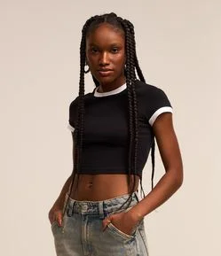 Blusa T-shirt em Algodão com Detalhes Contrastantes