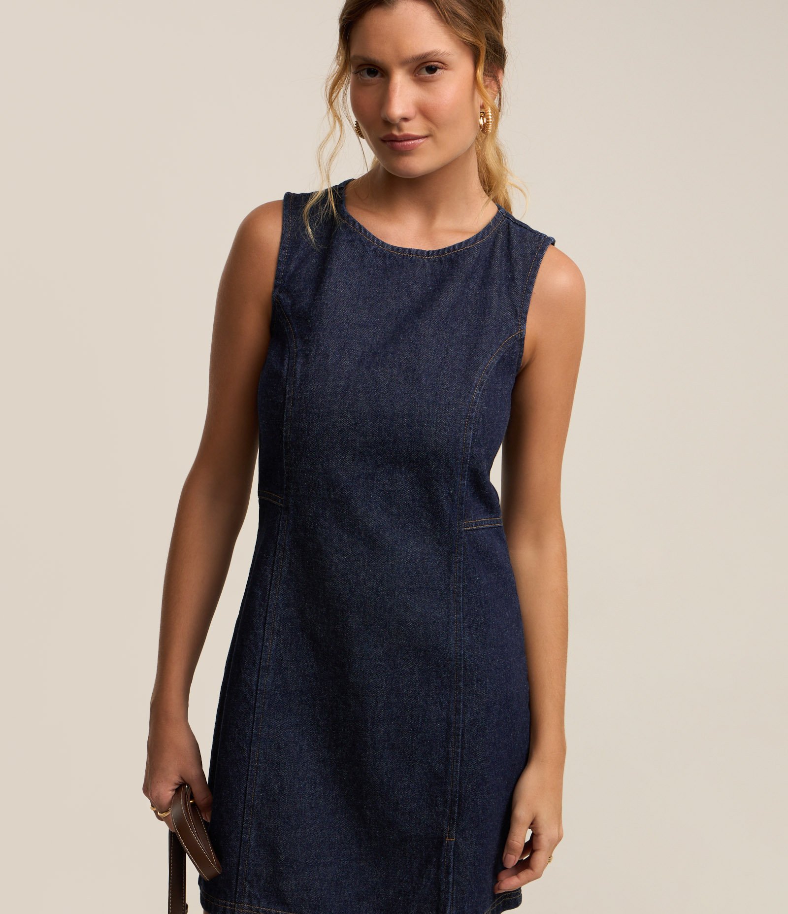 Vestido Curto Jeans com Recortes e Zíper nas Costas Azul 3