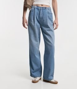 Calça Pantalona Jeans com Abotoamento e Pregas no Cós