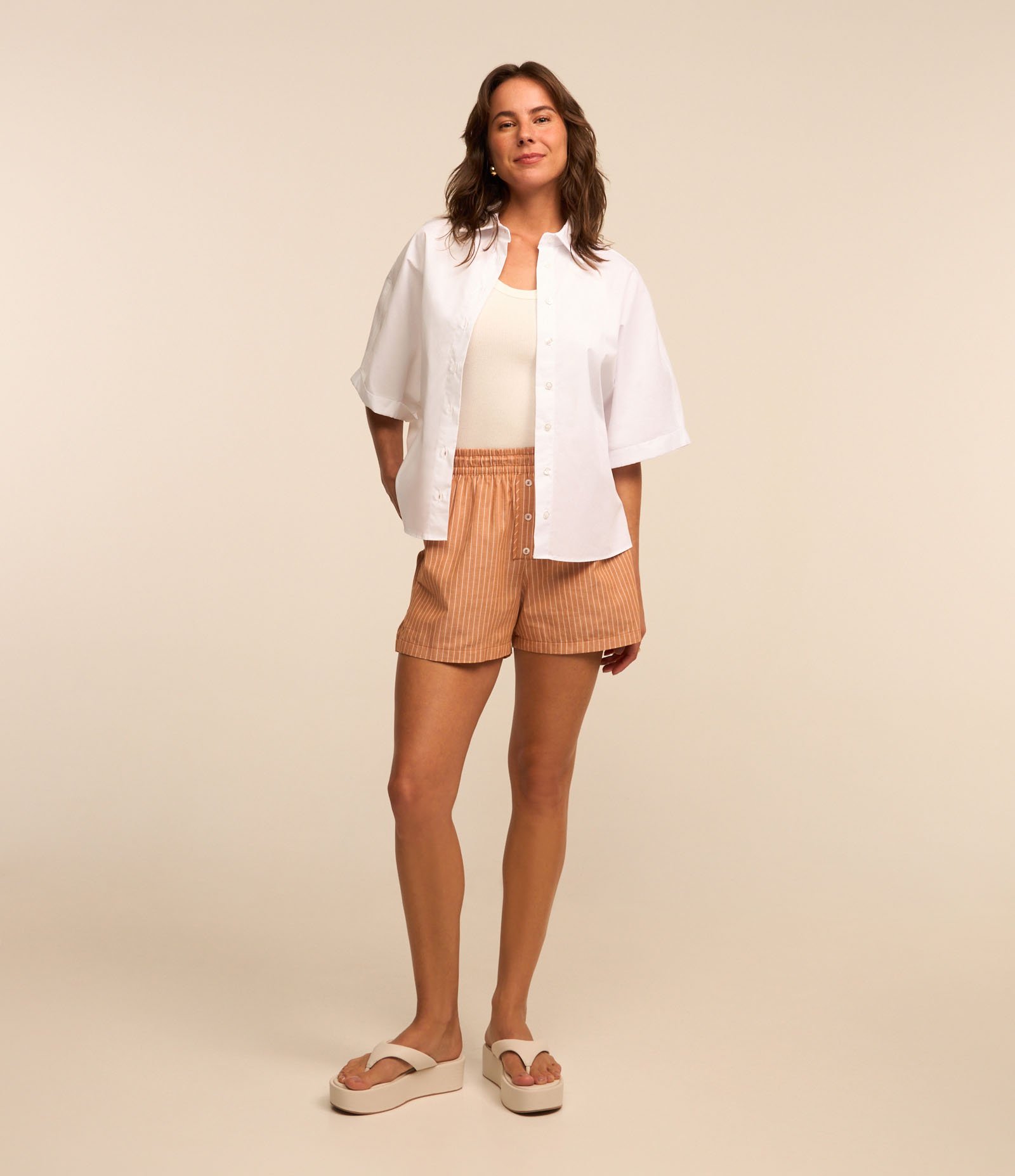 Short em Tricoline com Cós Elástico e Botões Frontais Laranja 1