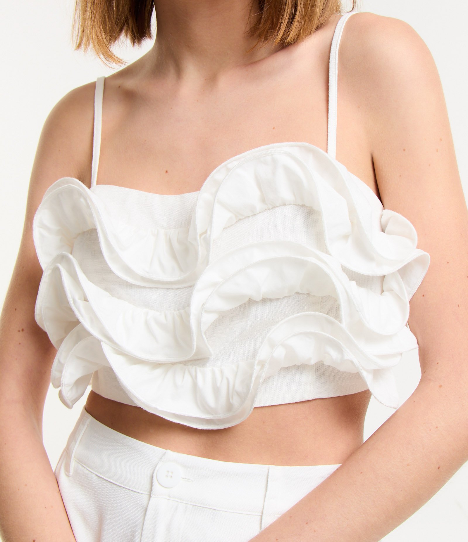 Blusa Cropped em Viscose e Linho com Babados Branco 4