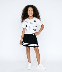 Camiseta Relaxed  com Estampa de Doodles - Tam 5 a 14 Anos